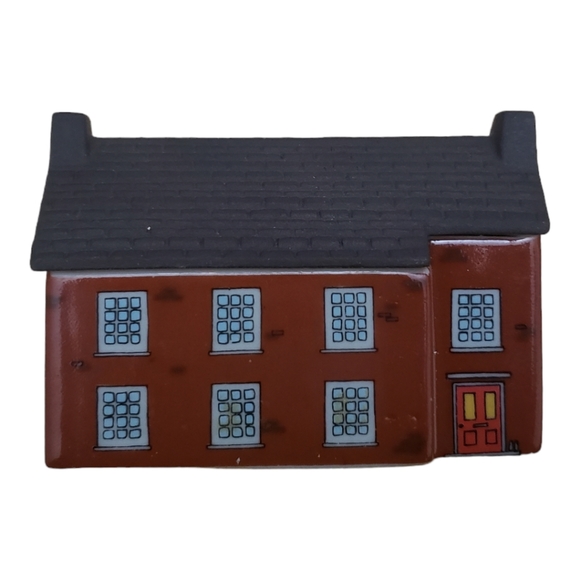 Wade England Figurines Whimsey On Why The Manor #24 - Picture 3 of 9